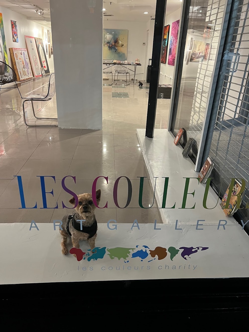 Les Couleurs Art Gallery